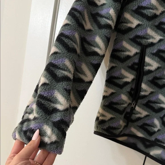 SOLD! Geometric Patterned Fleece Teddy Jacket - Picture 7 of 7